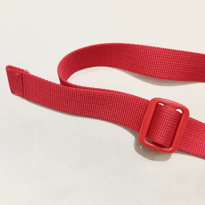 Red release buckle belt | Vintage.City 古着屋、古着コーデ情報を発信