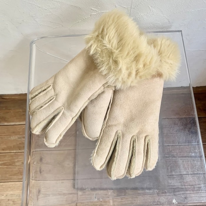 Beige fake mouton glove | Vintage.City Vintage Shops, Vintage Fashion Trends