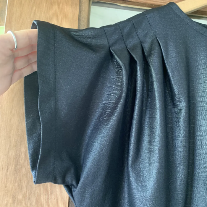 Black vinyl leather french sleeve tops | Vintage.City 古着屋、古着コーデ情報を発信