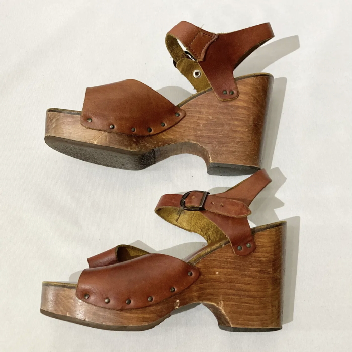 brown leather strap wood sole sandals | Vintage.City 古着屋、古着コーデ情報を発信
