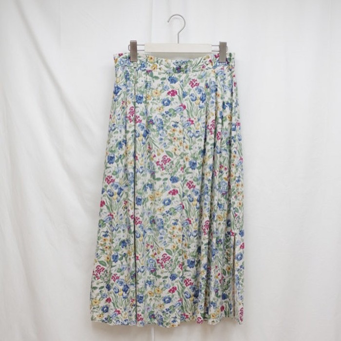 糸ボタン付きフラワープリントのスカート | Vintage.City 古着屋、古着コーデ情報を発信