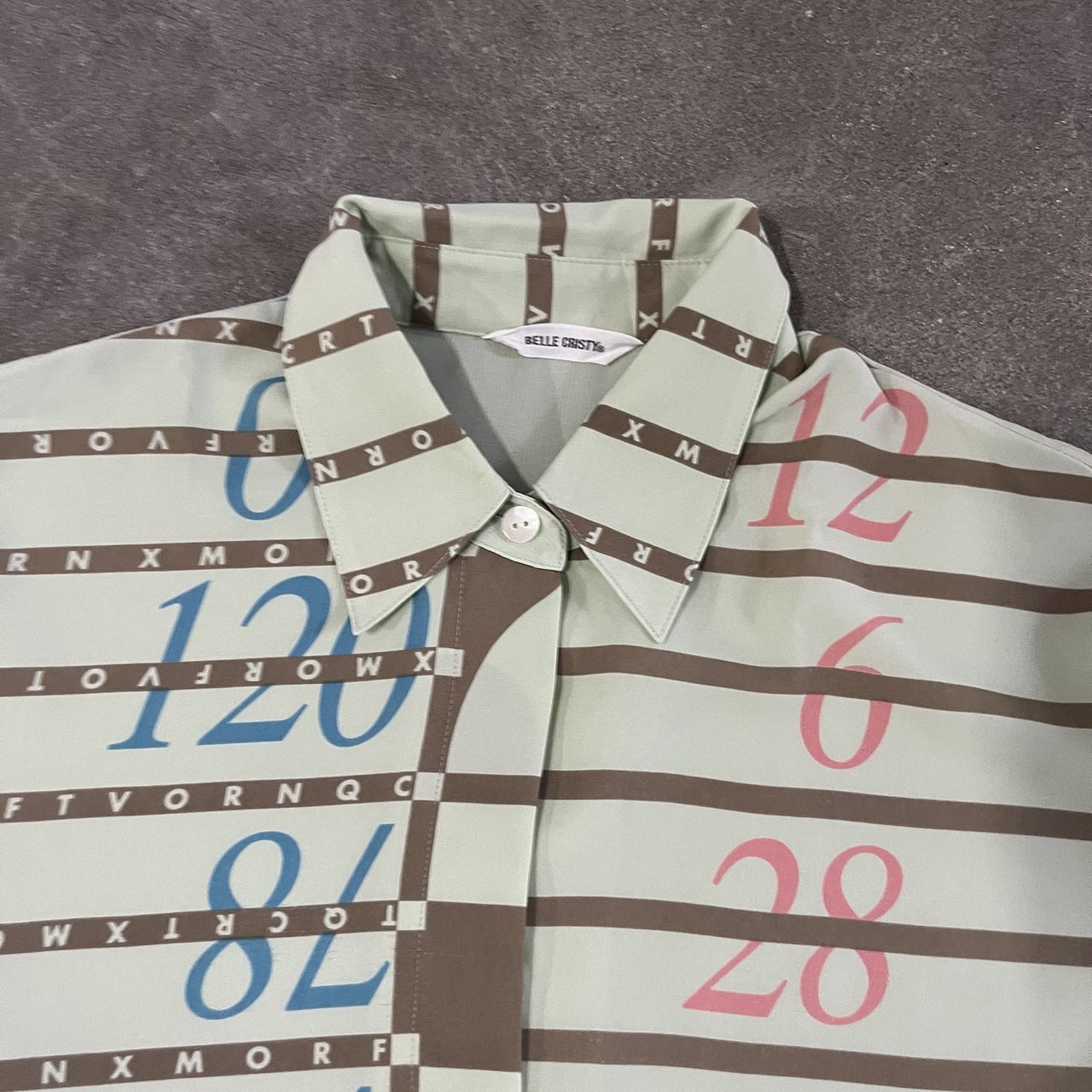 トップス90s ヴィンテージモノクロ刺繍デザインシャツ レトロ 柄シャツ