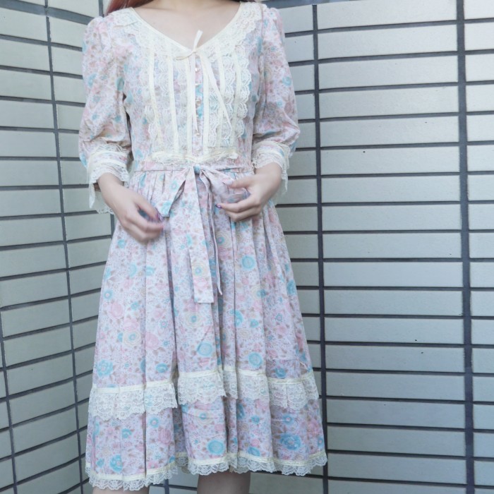 Classical Frower Dress | Vintage.City 古着屋、古着コーデ情報を発信