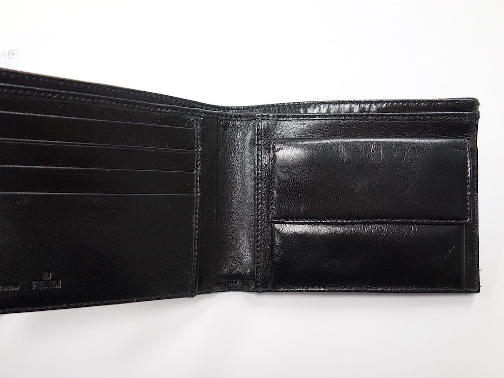 FENDI フェンディ 二つ折財布 ブラック イタリア製