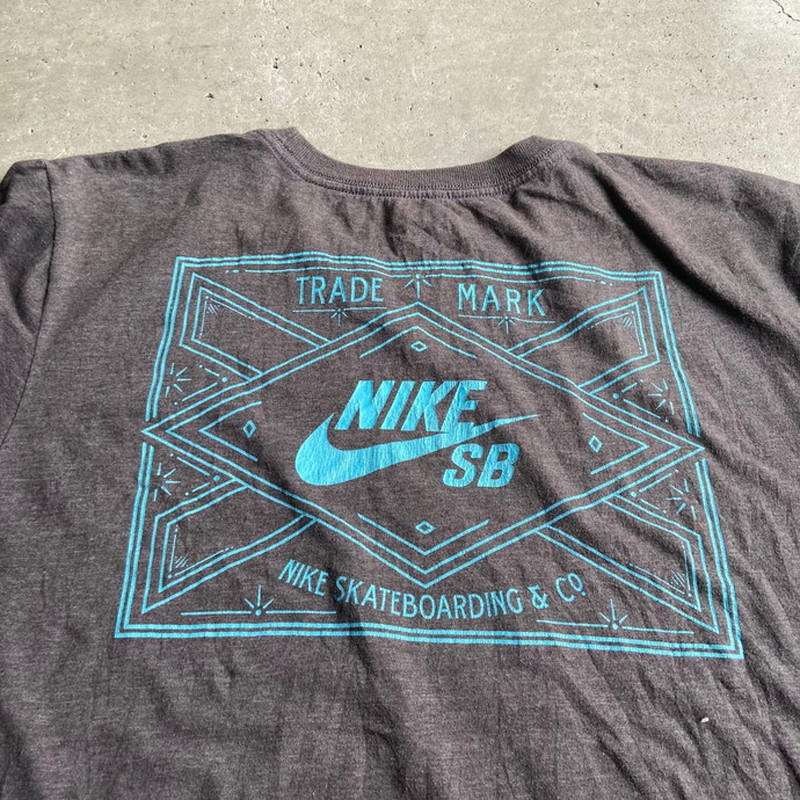 NIKE ナイキ SB 胸ロゴ バックプリント Tシャツ メンズM | Vintage.City