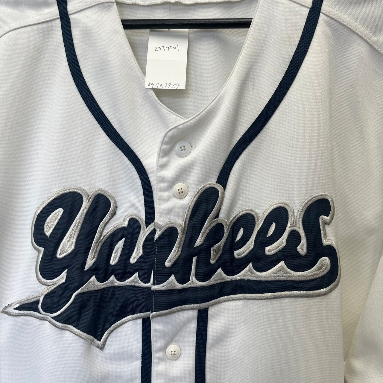 購入者MLB ヤンキースハーフジップ半袖ゲームシャツ ベースボールシャツ S16古着. トップス