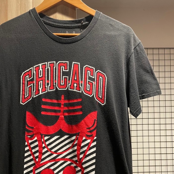 ChicagoBulls シカゴブルズ Tシャツ 赤 90s デカロゴ 丸胴上田の安子_ヴィンテージT