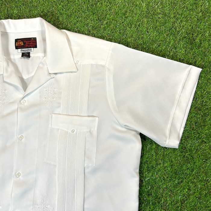 90s vintage メキシコ製 キューバシャツ　刺繍　白　サテン調 3XL