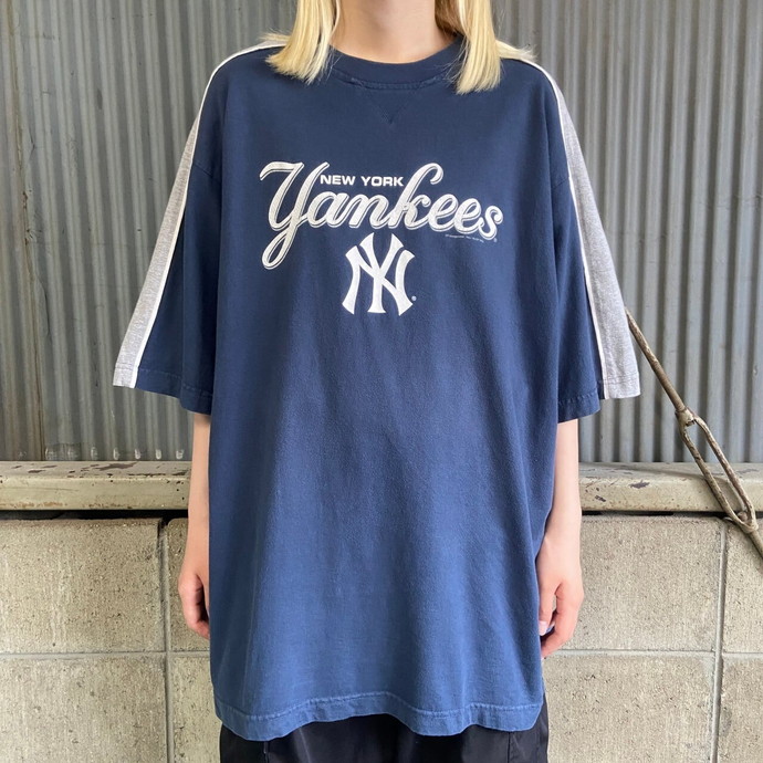 00年代 MLB ニューヨーク・ヤンキース チーム ロゴプリントTシャツ