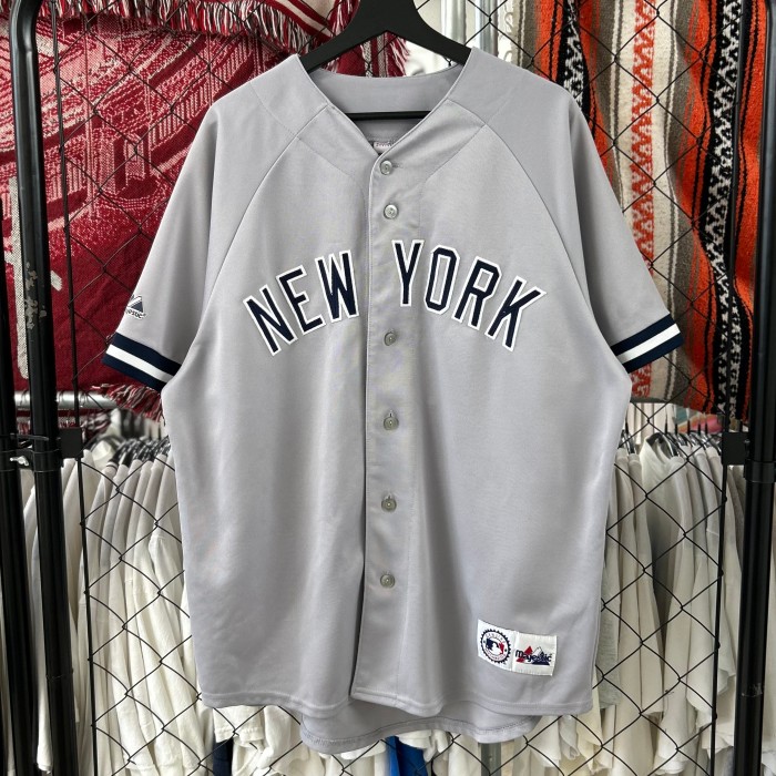 MLB ニューヨークヤンキース デレクジーター チーム系 ゲームシャツ ベースボールシャツ ワンポイント 刺繍 マジェスティック 古着 古着屋 埼玉 ストリート オンライン 通販 | Vintage.City Vintage Shops, Vintage Fashion Trends