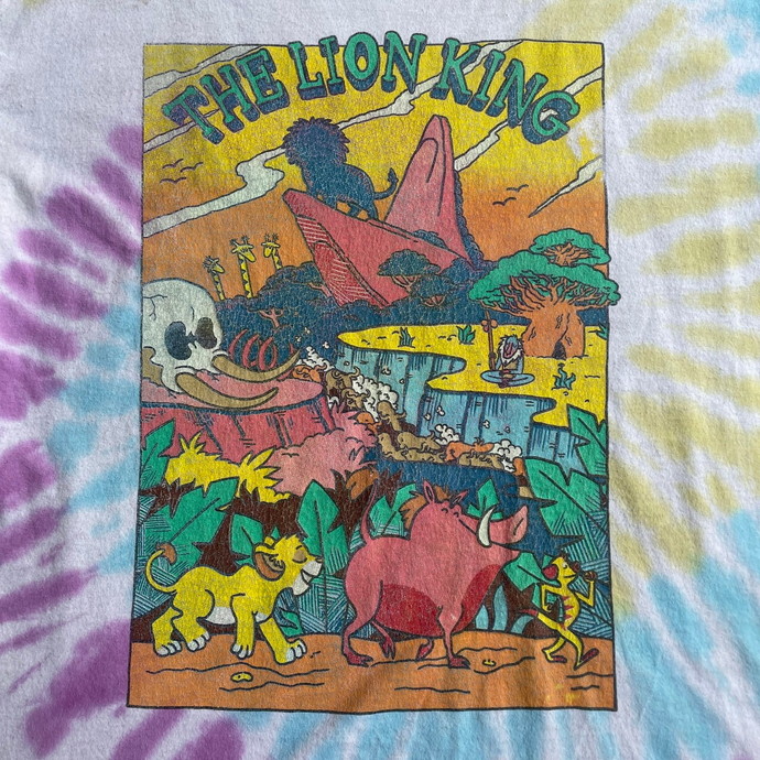 disney ライオンキング　総柄　tシャツ　ディズニー　LION KINGやまびこ市場tシャツ倉庫