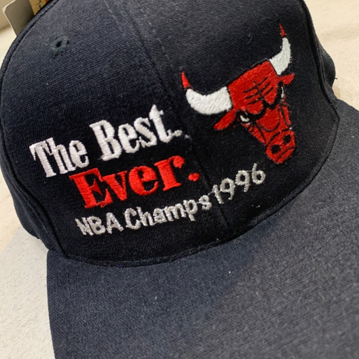 デッドストック 90s NBA シカゴブルズ 刺繍ロゴキャップ ブラック ...