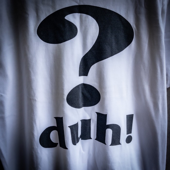 “追憶質疑” 90s duh question graphic T-shirt Tシャツ | Vintage.City 빈티지숍, 빈티지 코디 정보