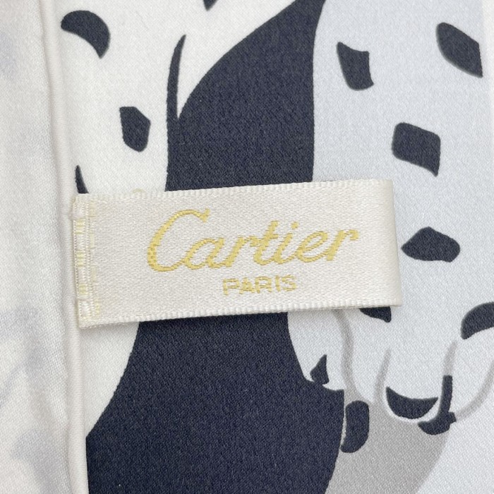 Cartier カルティエ スカーフ 65cm シルク レオパード ヒョウ柄 ホワイト/ブラック | Vintage.City Vintage Shops, Vintage Fashion Trends