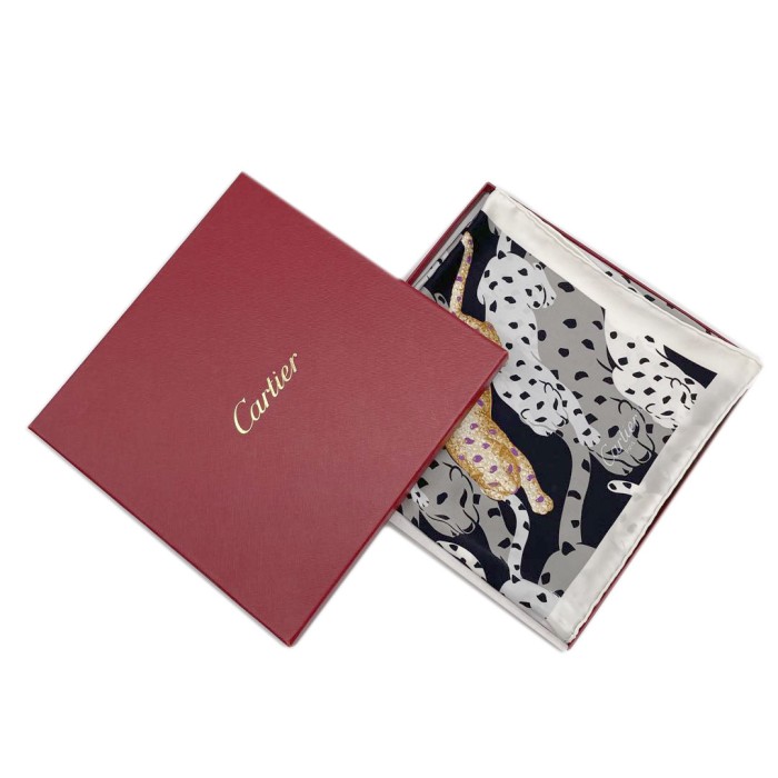 Cartier カルティエ スカーフ 65cm シルク レオパード ヒョウ柄 ホワイト/ブラック | Vintage.City 빈티지숍, 빈티지 코디 정보
