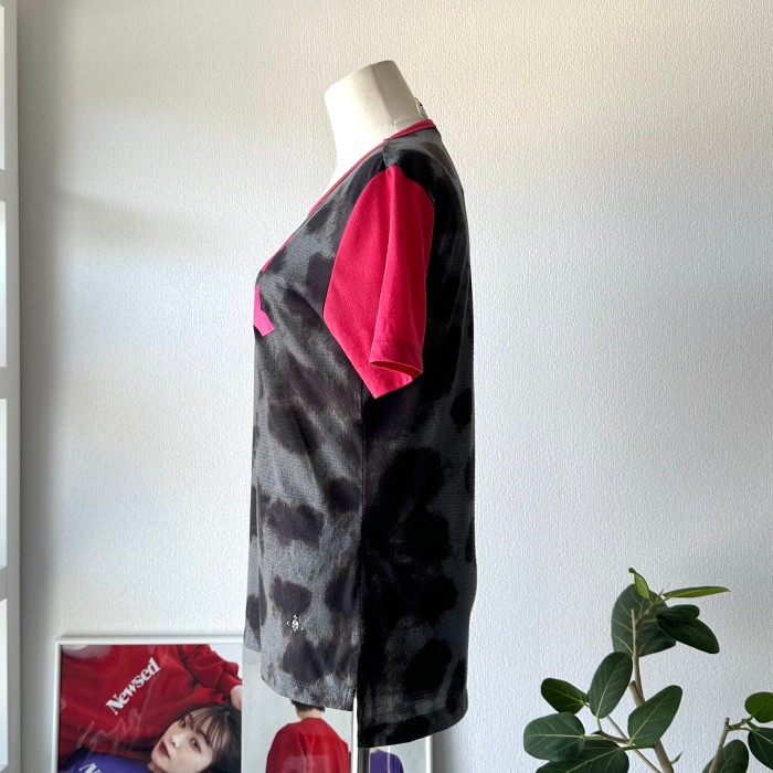 Vivienne Westwood  ヴィヴィアンウエストウッド　Tシャツ　袖ロゴ刺繡　日本製　Mサイズ | Vintage.City 古着屋、古着コーデ情報を発信