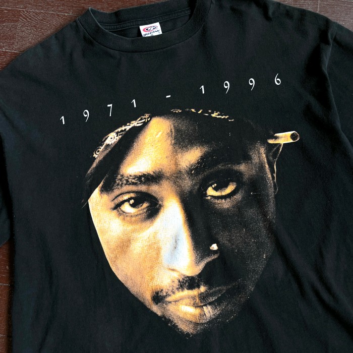 90's 2PAC Memorial T-shirt XL 2パック トゥーパック 追悼Tee rap tee ラップティーズ | Vintage.City 빈티지숍, 빈티지 코디 정보