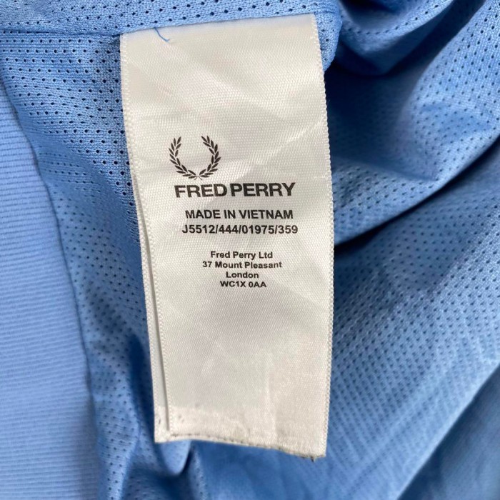 FRED PERRY ワンポイントロゴ ナイロンジャケット 水色 L S229 | Vintage.City 古着屋、古着コーデ情報を発信