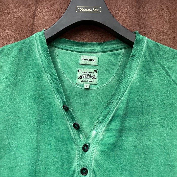 DIESEL ヴィンテージ加工ヘンリーネックTシャツ グリーン Sサイズ | Vintage.City 빈티지숍, 빈티지 코디 정보