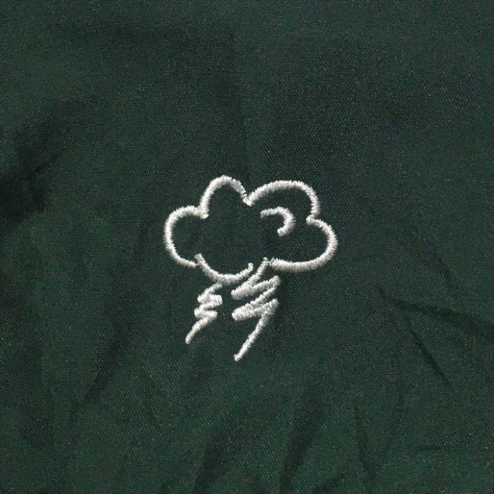 90s 古着 ノーブランド ナイロンプルオーバー 緑 ゆるダボ 刺繍ロゴ XL