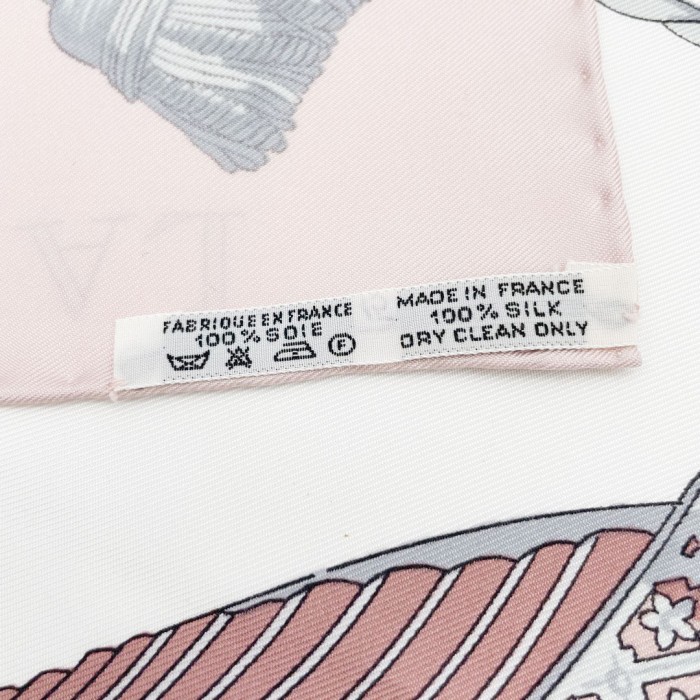 HERMES エルメス スカーフ カレ90 『VUE DU CARROSSE DE LA GALERE LA REALE(クイーンの戴冠式)』 シルク ピンク ホワイト | Vintage.City Vintage Shops, Vintage Fashion Trends