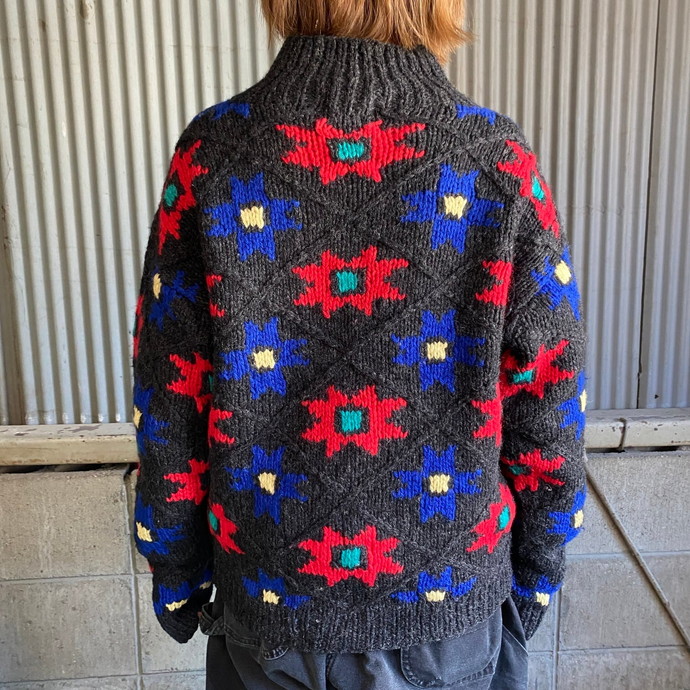 感謝セール【❤️メルヘン88❤️】　高級なウール80%素材　お洒落な花柄のセーター袖丈長袖