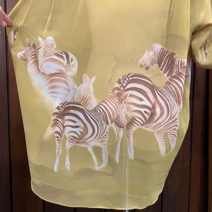 zebra motif sheer shirt〈レトロ古着 シマウマ モチーフ シアーシャツ マスタード アニマル 動物〉 | Vintage.City 빈티지숍, 빈티지 코디 정보