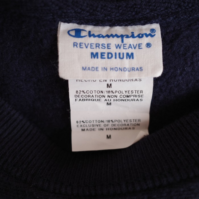 US古着  REVERSE WEAVE  champion チャンピオン  リバースウィーブスウェット M サイズ  アメリカ 国旗 ワッペン  UPG カレッジロゴ   ﻿ネイビー | Vintage.City Vintage Shops, Vintage Fashion Trends