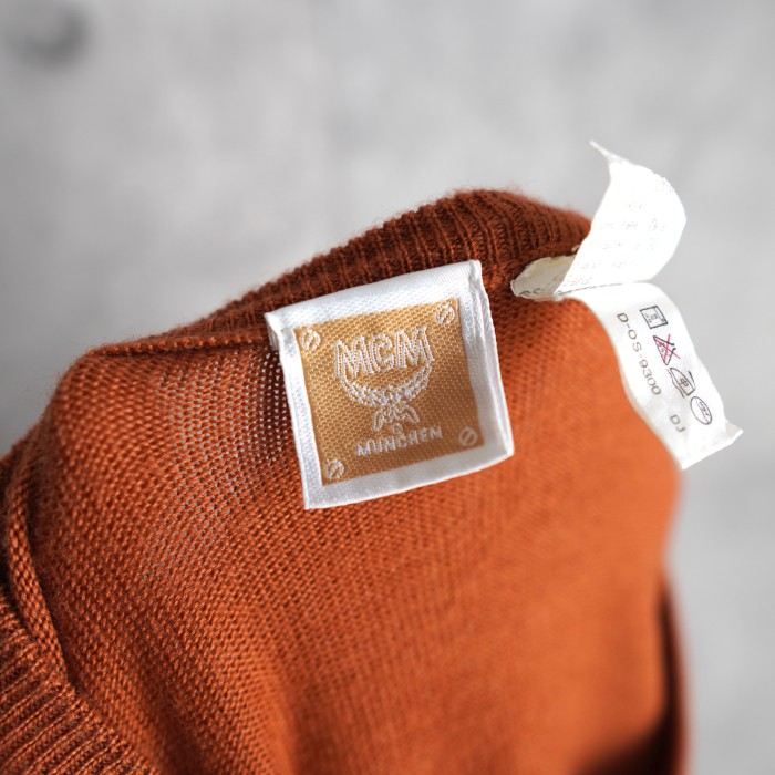 MCM  エムシーエム　ニット　セーター　ゴールドロゴ刺繡　イタリア製　Lサイズ | Vintage.City 古着屋、古着コーデ情報を発信