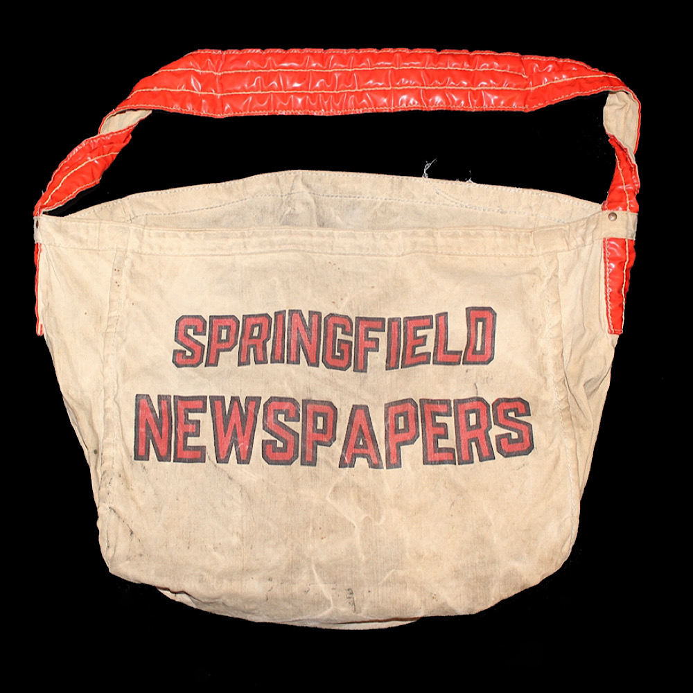 VINTAGE 60'S NEWSPAPER SPRINGFIELD NEWSPAPERS BAG | Vintage.City