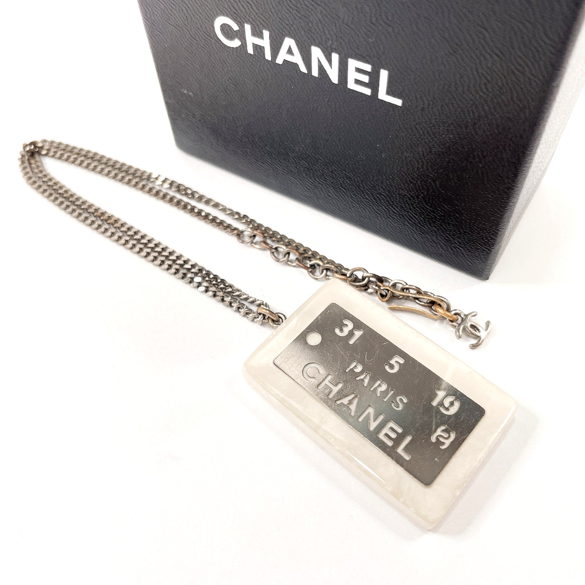 シャネル CHANEL ネックレス プレート ロゴ ココマーク メタル/樹脂系 ...