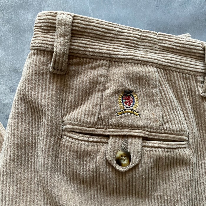 90‘s トミーヒルフィガー　刺繍ロゴ　ベージュ　2タック　コーデュロイパンツ | Vintage.City 古着屋、古着コーデ情報を発信