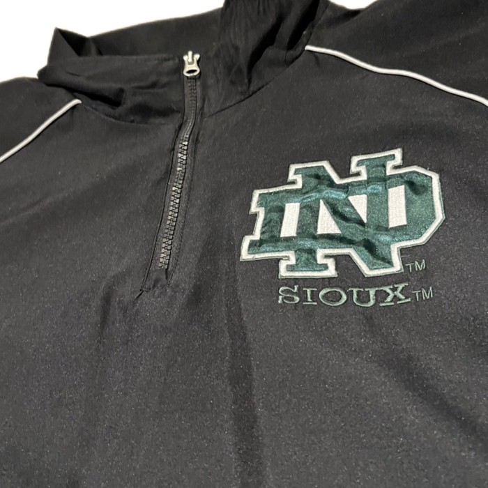 58SPORTS Notre Dame univ SIOUX ハーフジップナイロン | Vintage.City