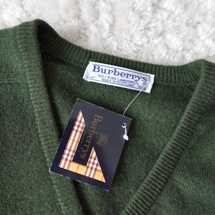BURBERRY  バーバリー  ニット　セーター　80's〜90's  ロゴ刺繍　Vネック　デッドストック　イギリス製　Mサイズ | Vintage.City 古着屋、古着コーデ情報を発信