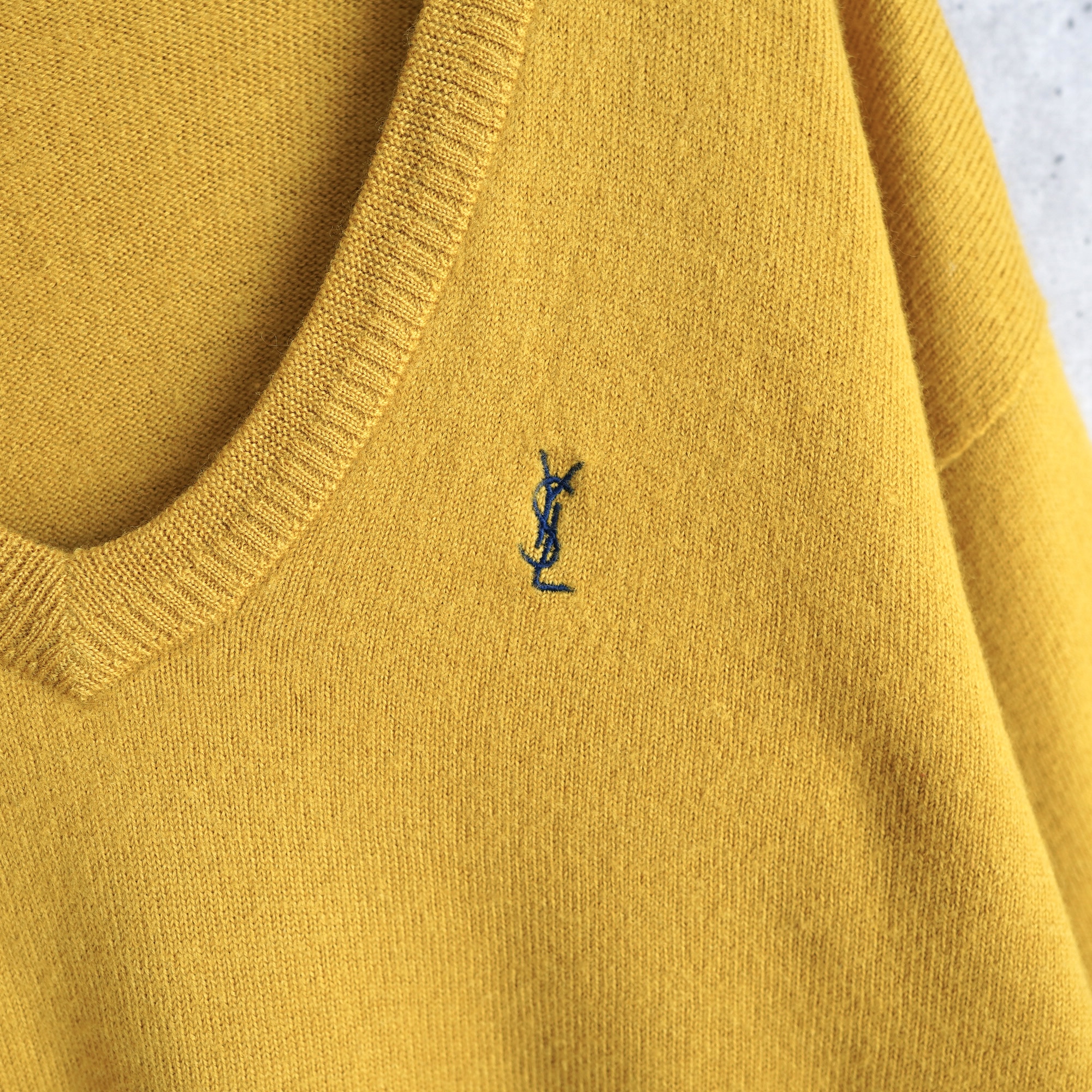 Yves Saint Laurent ウールニットセーター　ロゴ刺繍　ビッグ　L
