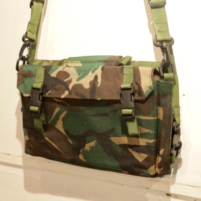 【DEAD STOCK】British Army Shoulder Pouch Camouflage | Vintage.City 古着屋、古着コーデ情報を発信