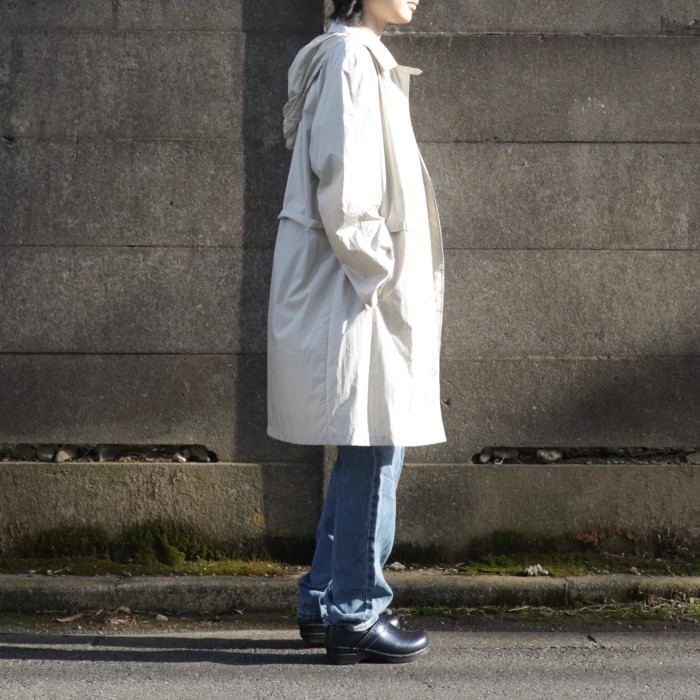 Nylon Coat with Hood Off White | Vintage.City 빈티지숍, 빈티지 코디 정보