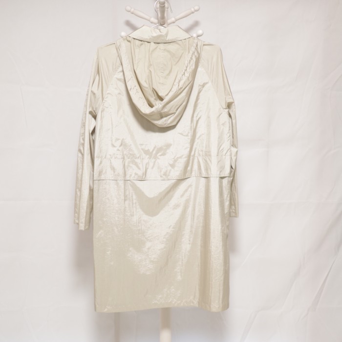 Nylon Coat with Hood Off White | Vintage.City 古着屋、古着コーデ情報を発信