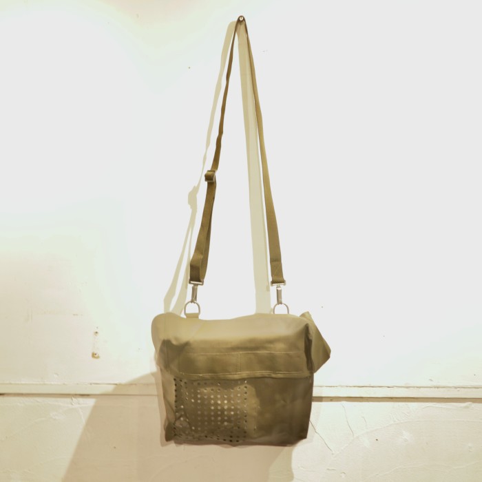 【DEAD STOCK】Swiss Army RADIO Shoulder Bag Khaki | Vintage.City 古着屋、古着コーデ情報を発信