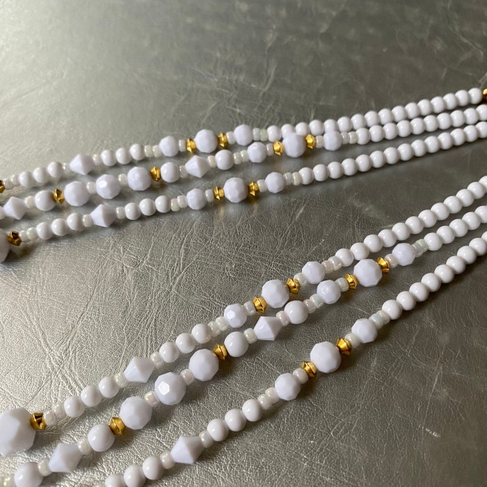 Used retro white×gold beads classical necklace レトロ ヴィンテージ アクセサリー ホワイト×ゴールド ビーズ クラシカル 3連 ネックレス | Vintage.City 古着屋、古着コーデ情報を発信