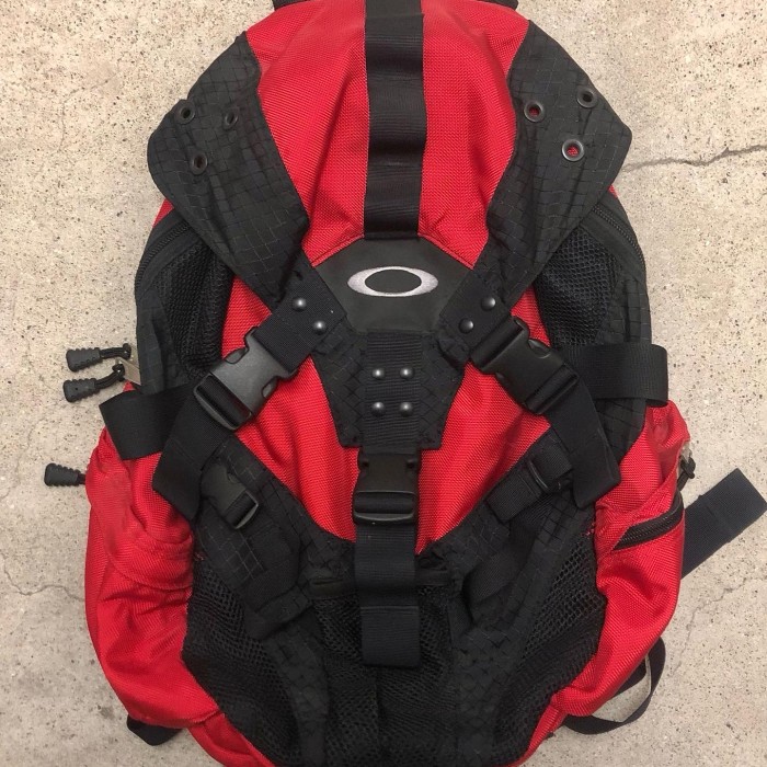 00s OAKLEY/icon backpack/アイコンバックパック/レッド/ブラック ...