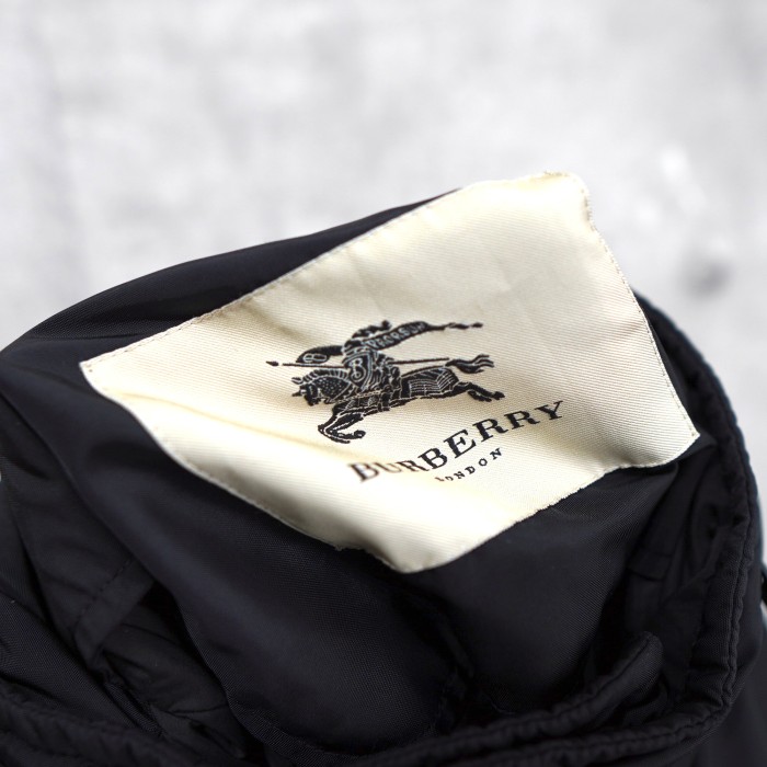 Burberry  バーバリー  中綿ジャケット　シェルジャケット　ハイネック　マルチポケット　収納フード　ルーマニア製　XLサイズ | Vintage.City 古着屋、古着コーデ情報を発信