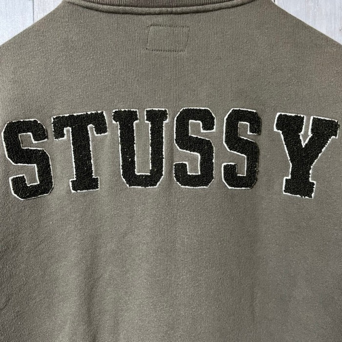 stussy ステューシー スタジャン L 刺繍ロゴ パイルロゴ バックロゴ | Vintage.City 古着屋、古着コーデ情報を発信