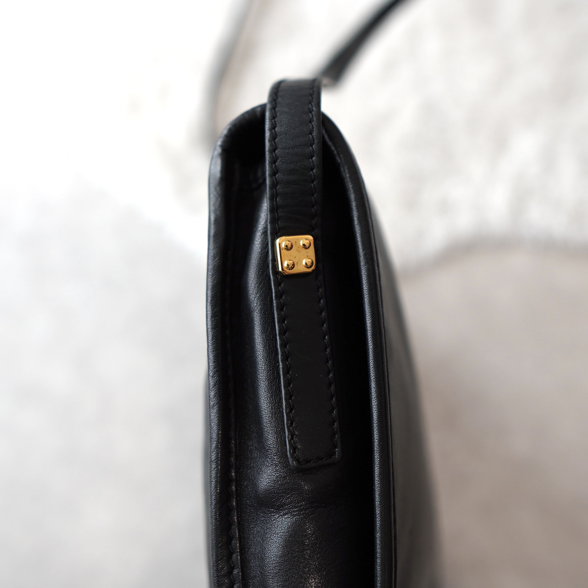 美品●ロエベ　ハンドバッグ　アナグラム　ロゴ型押し　裏地総柄　ナッパレザー　黒