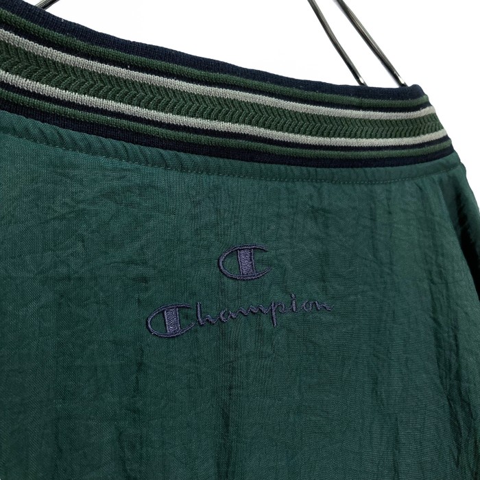 90s Champion logo embroidered nylon pullover | Vintage.City Vintage Shops, Vintage Fashion Trends