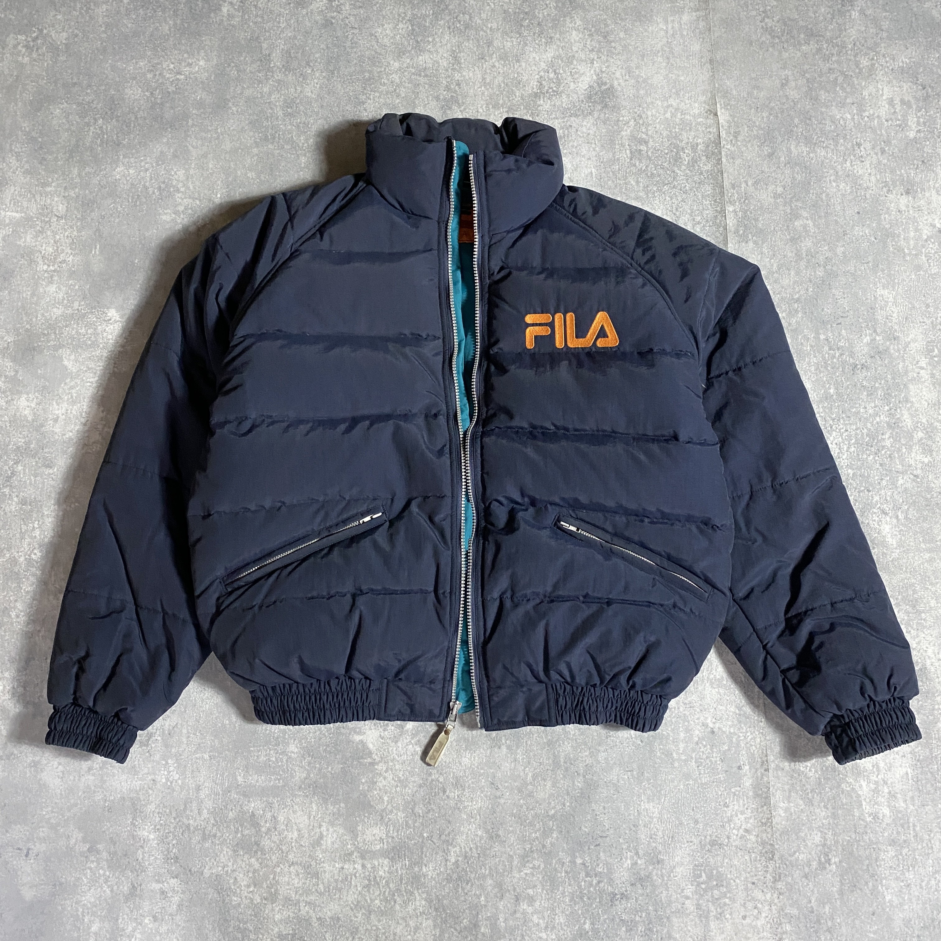 90's FILA フィラ 刺繍ワンポイントロゴ ダウンジャケット