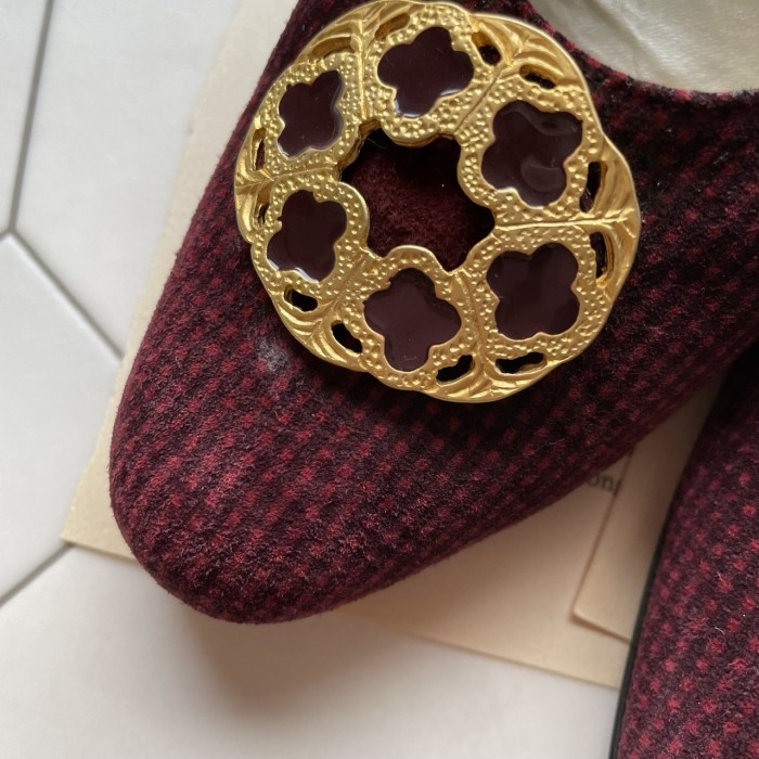 gold motif burgundy pumps〈レトロ古着 ゴールドモチーフ バーガンディー パンプス ボルドー 靴 シューズ 23.5cm〉 | Vintage.City Vintage Shops, Vintage Fashion Trends