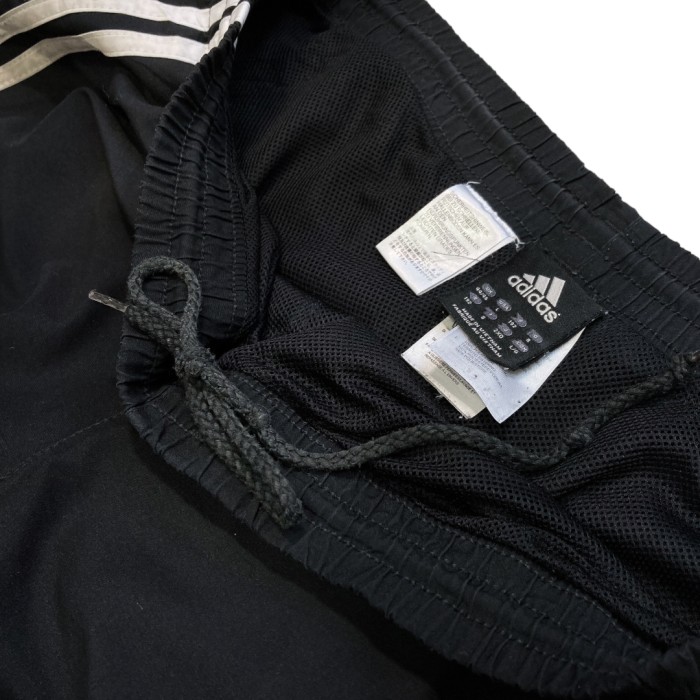 adidas 00's asymmetry stripe nylon pants | Vintage.City Vintage Shops, Vintage Fashion Trends