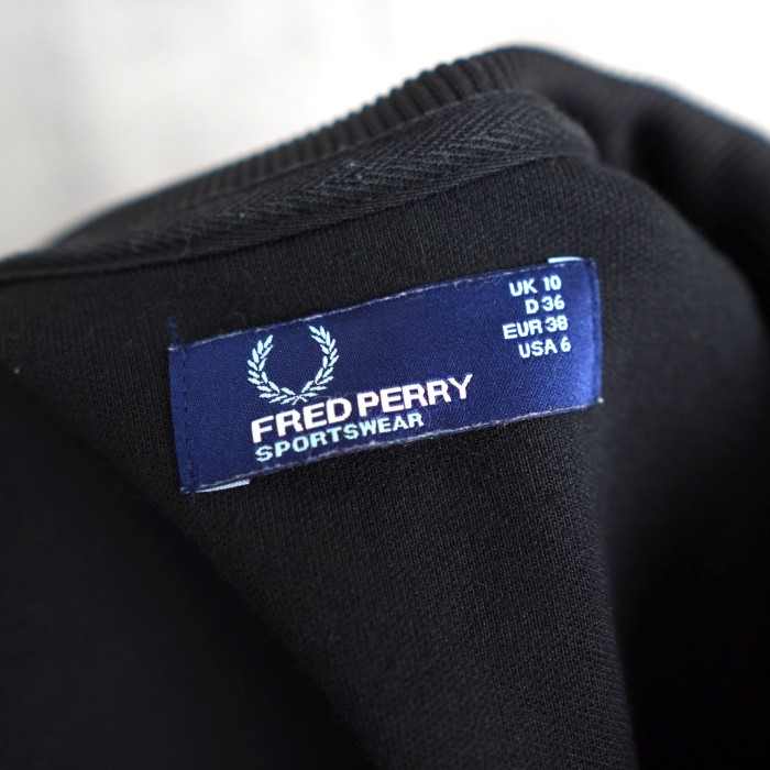 FRED PERRY  フレッドペリー  トラックジャケット　90‘s　ヒットユニオン社製　ロゴ刺繡　ハイネック　XSサイズ | Vintage.City 古着屋、古着コーデ情報を発信
