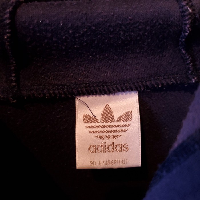 adidas アディダス　80s ヴィンテージ　刺繍ロゴ　プルオーバー　スウェット　ビッグロゴ　古着 | Vintage.City 古着屋、古着コーデ情報を発信